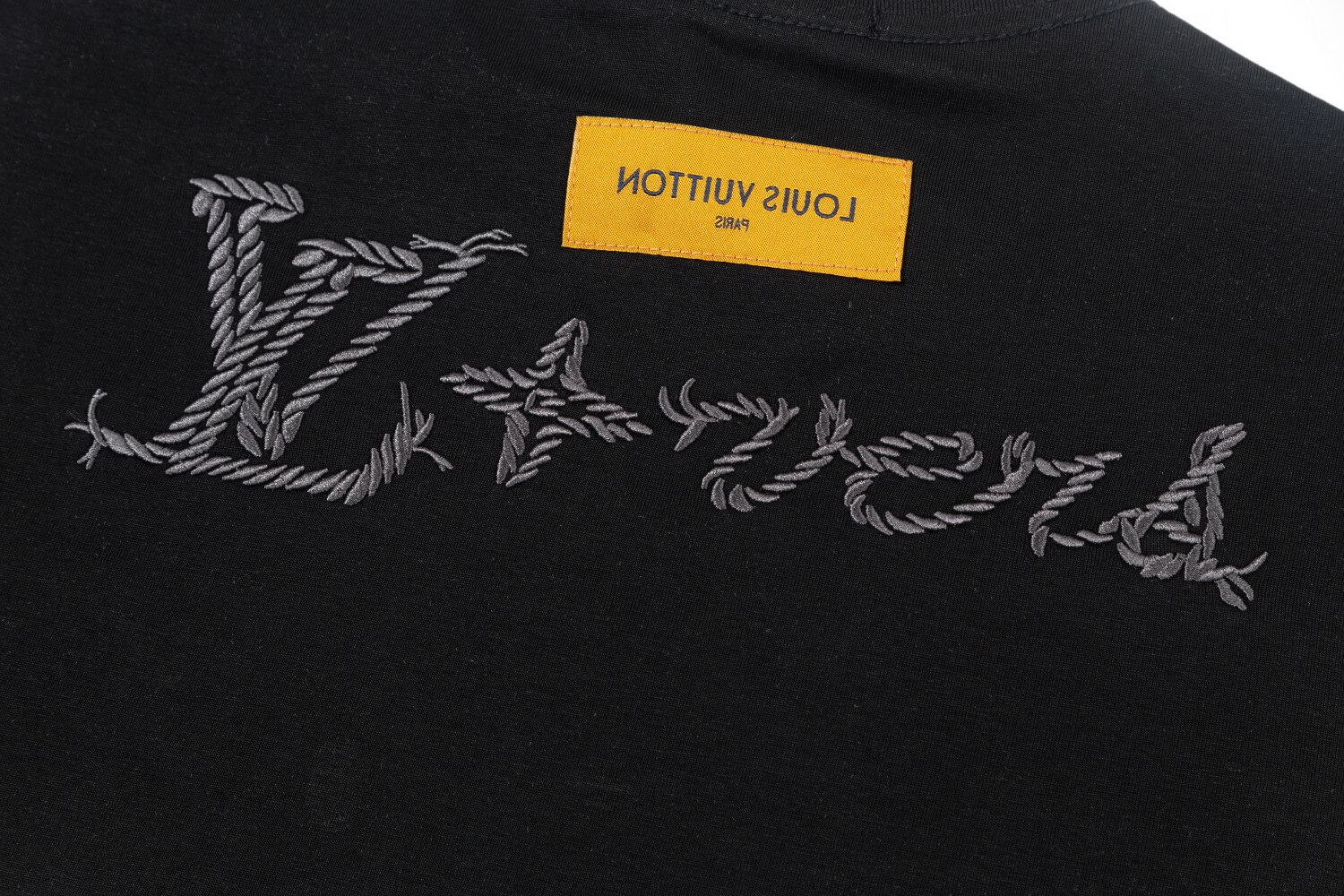 Louis Vuitton “LV Lovers” Black Cotton T-Shirt Hollo