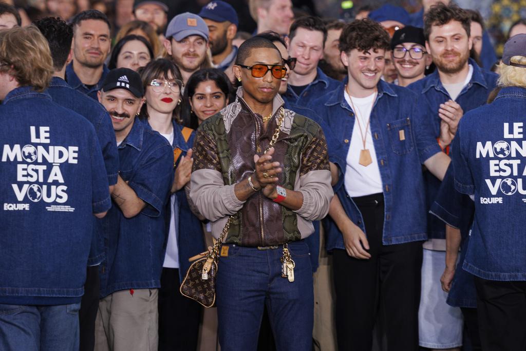 Le Monde Est à Vous by Louis Vuitton: Why the Phrase Became a Streetwear Icon